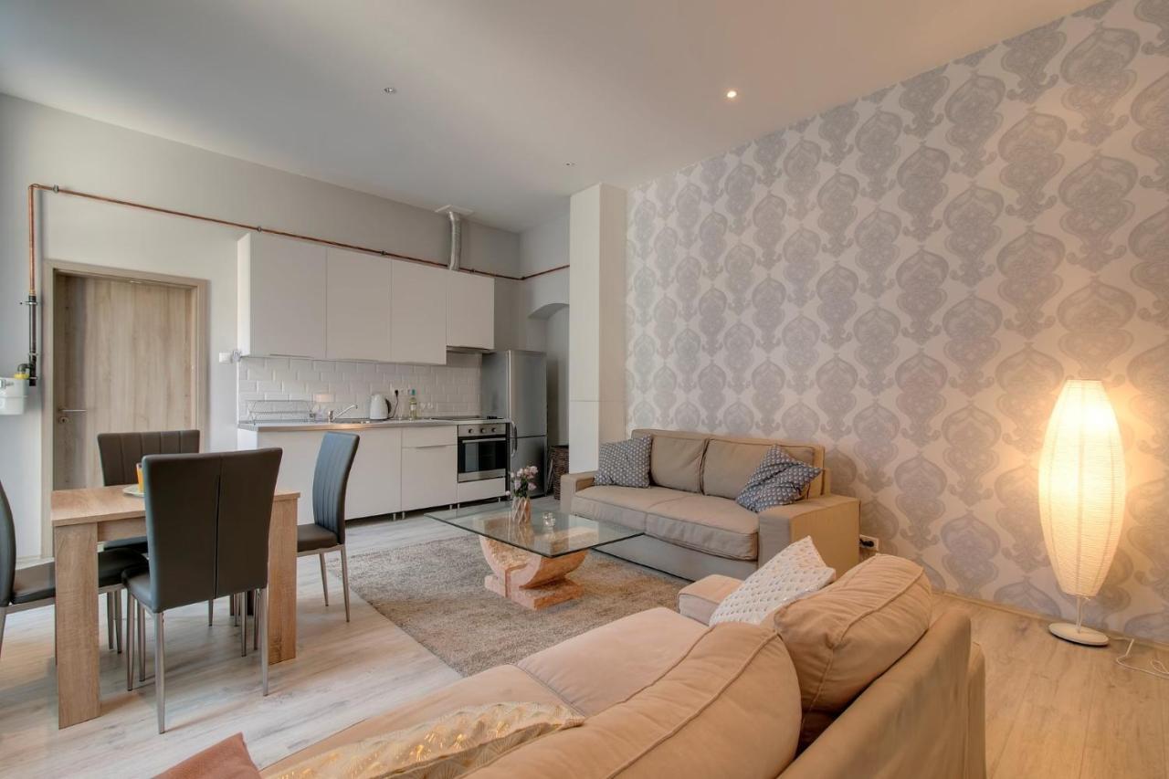 Paulay Downtown Apartment บูดาเปสต์ ภายนอก รูปภาพ